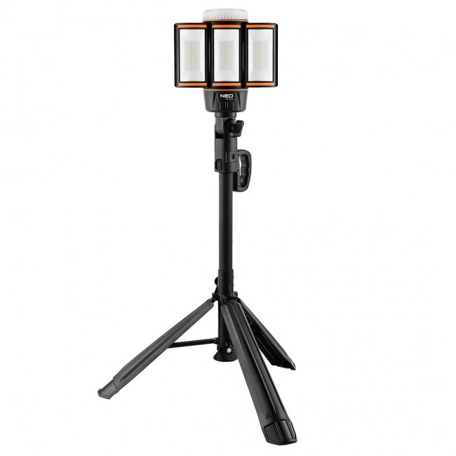 Battery lamp on stand 5000lm + charger