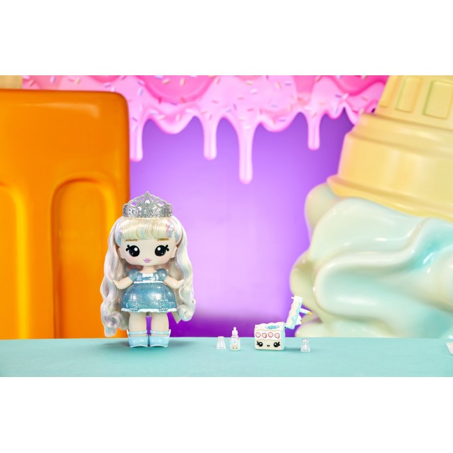 MGA Entertainment Yummiland Large Doll + Lipgloss Pet - Callie Birthday Cake MGA Entertainment Yummiland Large Doll + Lipgloss Pet - Callie Birthday Cake