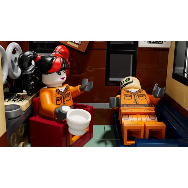 LEGO BATMAN 76300 Arkham Asylum