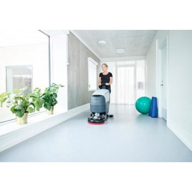 NILFISK Cleaning machine powered by gel batteries 9087390020