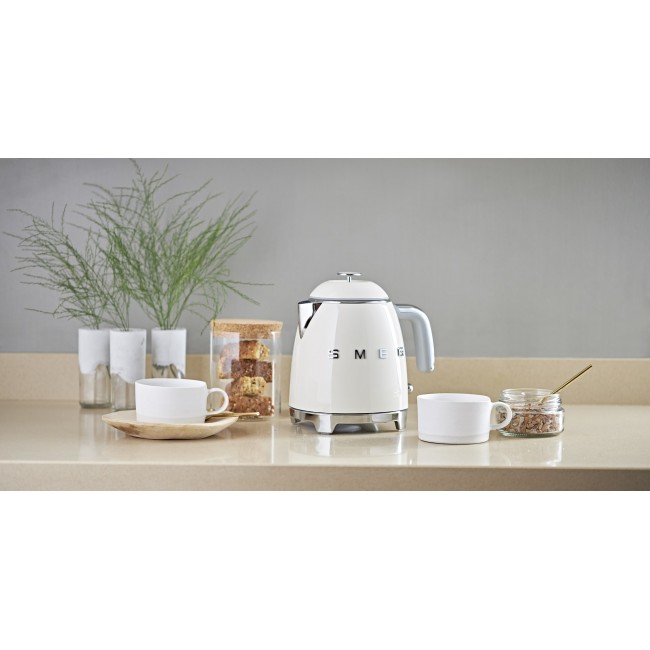 SMEG Kettle KLF05CREU mini 0,8L cream