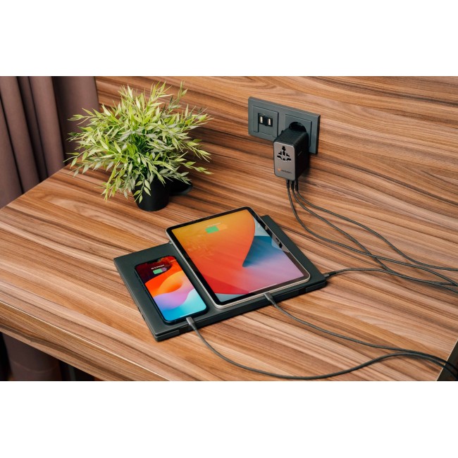 Verbatim Charge 'n' Travel 170W Universal Travel Adapter Black