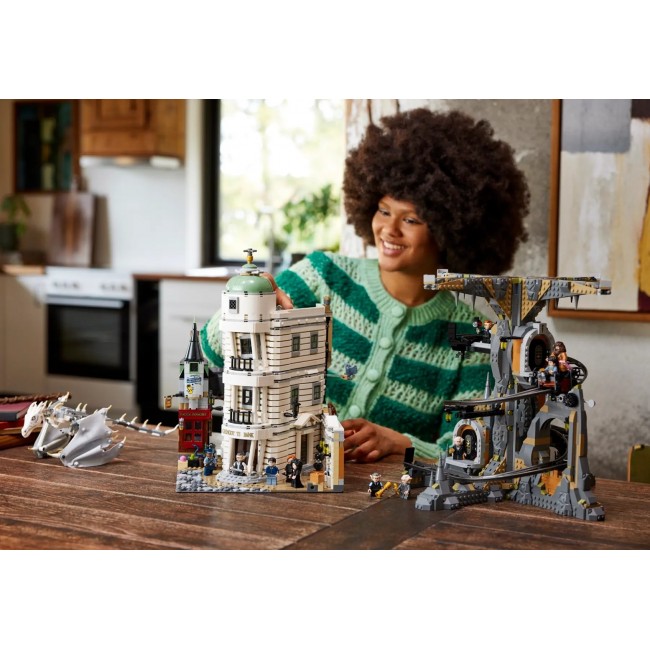 LEGO HARRY POTTER 76417 Hogsmeade Village - Collectors' Edition