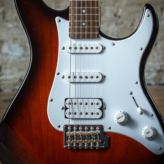 Yamaha Pacifica 112J BL MKII - electric guitar