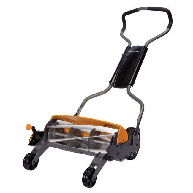 Fiskars StaySharp Max manual reel mower 46 cm