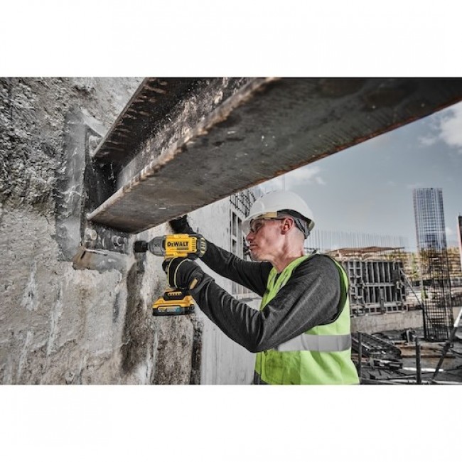 DeWALT DCF900H2T-QW power screwdriver/impact driver 2300 RPM DeWALT DCF900H2T-QW power screwdriver/impact driver 2300 RPM