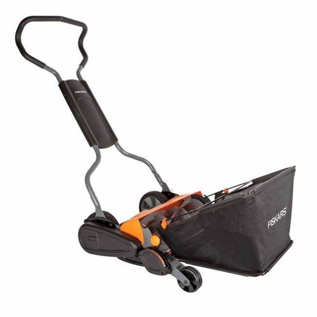 Fiskars StaySharp Max manual reel mower 46 cm