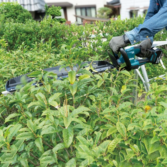 Makita DUH606Z power hedge trimmer Double blade 2.2 kg Makita DUH606Z power hedge trimmer Double blade 2.2 kg