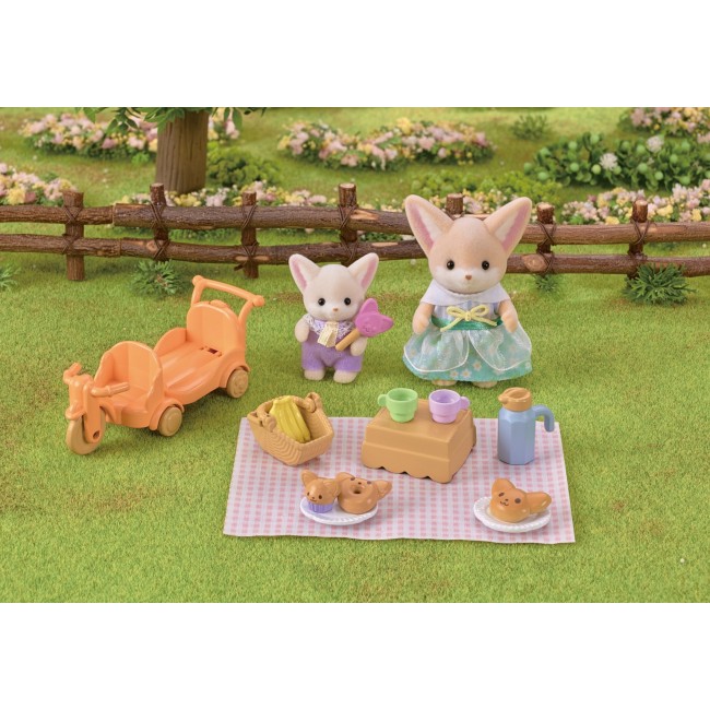 Sylvanian Families Sunny Picnic Set -Fennec Fox Sister & Baby