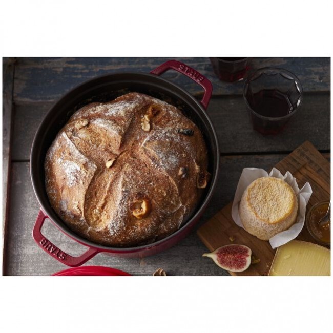 Staub Round Cast Iron Pot - 3.8 ltr, Red Staub Round Cast Iron Pot - 3.8 ltr, Red