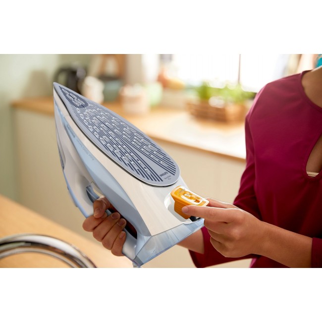 Philips 7000 series DST7011/20 iron Steam iron SteamGlide Plus soleplate 2600 W Blue, Grey Philips 7000 series DST7011/20 iron Steam iron SteamGlide Plus soleplate 2600 W Blue, Grey