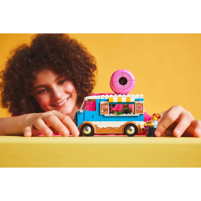 LEGO CITY 60452 Doughnut Truck LEGO CITY 60452 Doughnut Truck