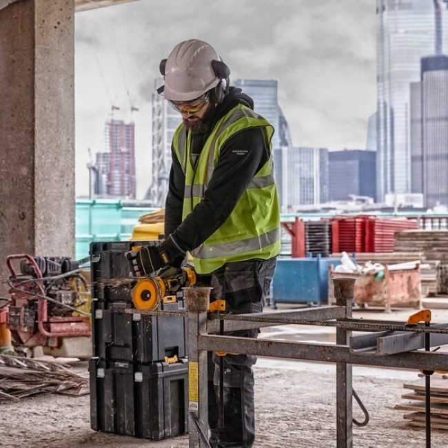 DeWALT DCG418X2-QW angle grinder 12.5 cm 9000 RPM 2.18 kg DeWALT DCG418X2-QW angle grinder 12.5 cm 9000 RPM 2.18 kg