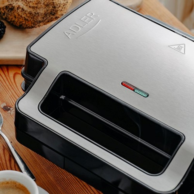 Adler AD 3073 Sandwich toaster Silver - Black