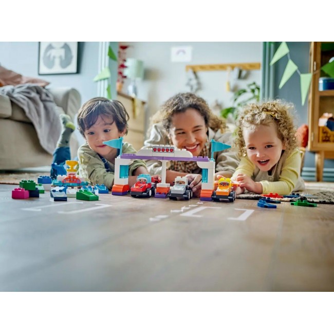 LEGO DUPLO 10445 F1 Team Race Cars & Drivers LEGO DUPLO 10445 F1 Team Race Cars & Drivers