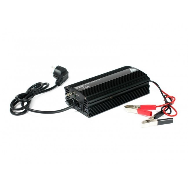 AZO Digital 12 V mains charger for BC-20 20A batteries (230V/12V) 3 charge stages