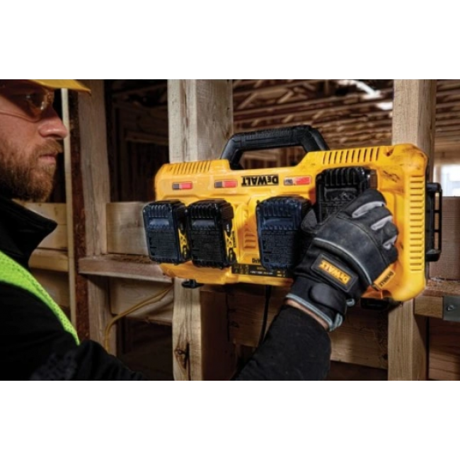 DEWALT CHARGER DCB104 4-PORTS XR 8A DEWALT CHARGER DCB104 4-PORTS XR 8A