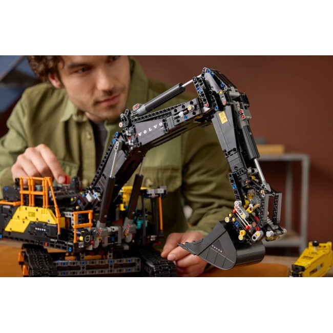 LEGO TECHNIC 42215 Volvo EC500 Hybrid Excavator LEGO TECHNIC 42215 Volvo EC500 Hybrid Excavator