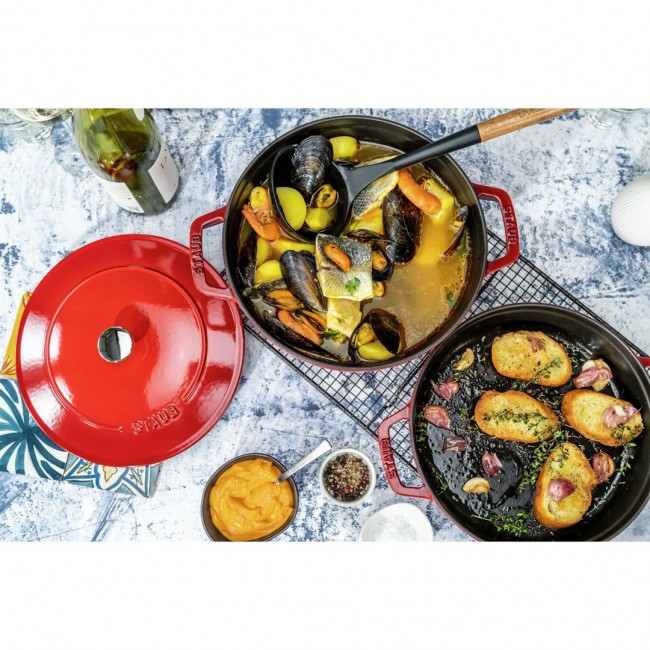Staub La Cocotte Round Cast iron Casserole baking dish