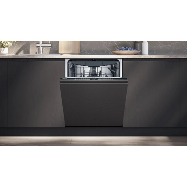 SIEMENS SN63HX02CE built-in dishwasher