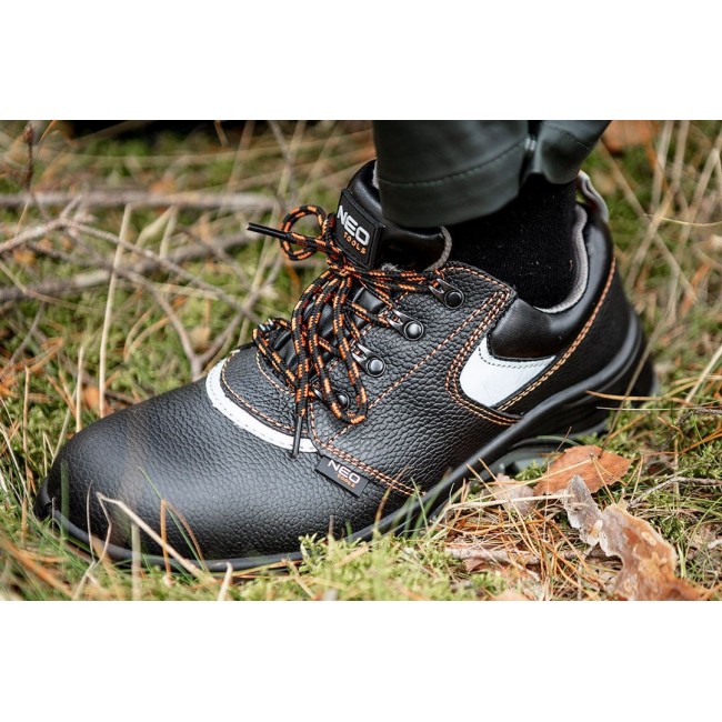 NEO tools 82-010 safety footwear