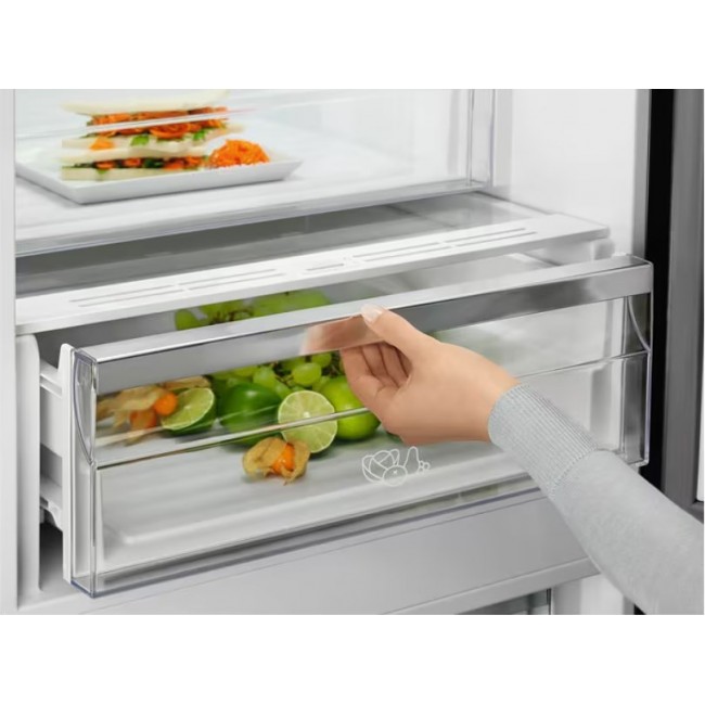 Refrigerator-freezer ELECTROLUX LNT7ME36G2