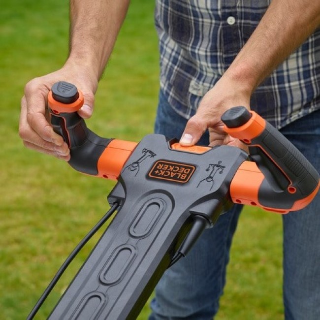 Black & Decker BEMW481ES Push lawn mower AC Orange