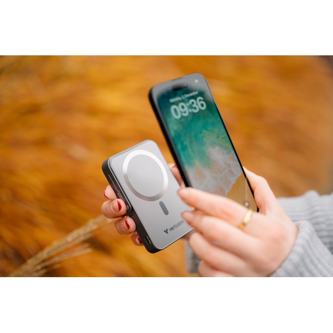 Verbatim Charge 'n' Go Magnetic Wireless Power Bank with stand - 10000 mAh Blue
