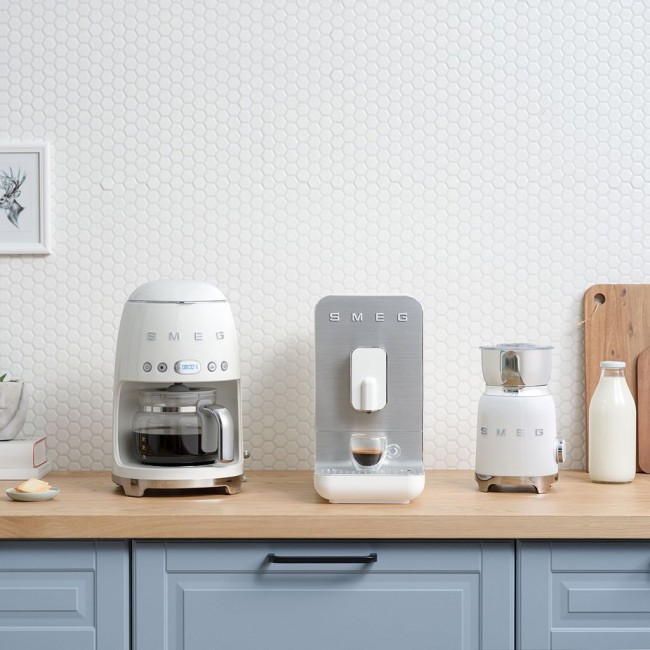 Smeg 50's Style MFF11WHEU White