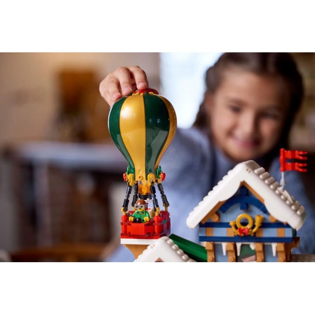 LEGO ICONS 10339 Santa's Post Office LEGO ICONS 10339 Santa's Post Office