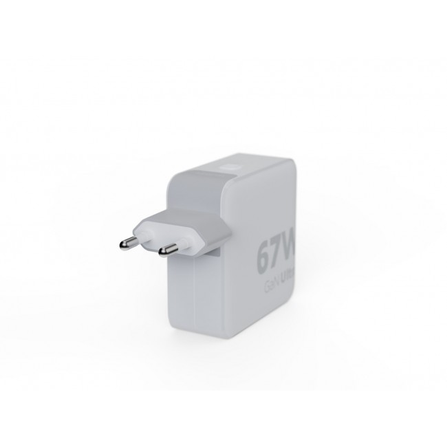 Xtorm 67W GaN-Ultra Travel Charger + USB-C PD Cable