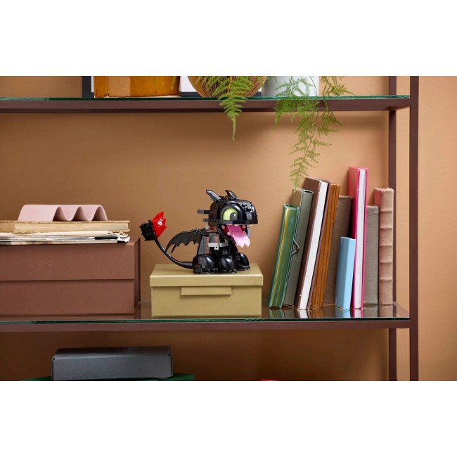 LEGO ICONS 10375 How to Train Your Dragon: Toothless LEGO ICONS 10375 How to Train Your Dragon: Toothless