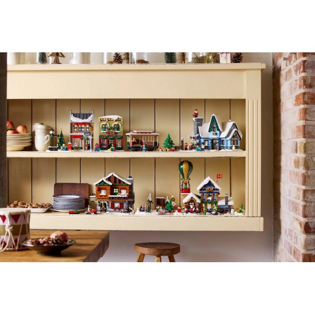 LEGO ICONS 10339 Santa's Post Office LEGO ICONS 10339 Santa's Post Office