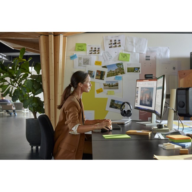 POLY Voyager Surround 85 UC USB-C Headset +USB-C/A Adapter +Charging Stand