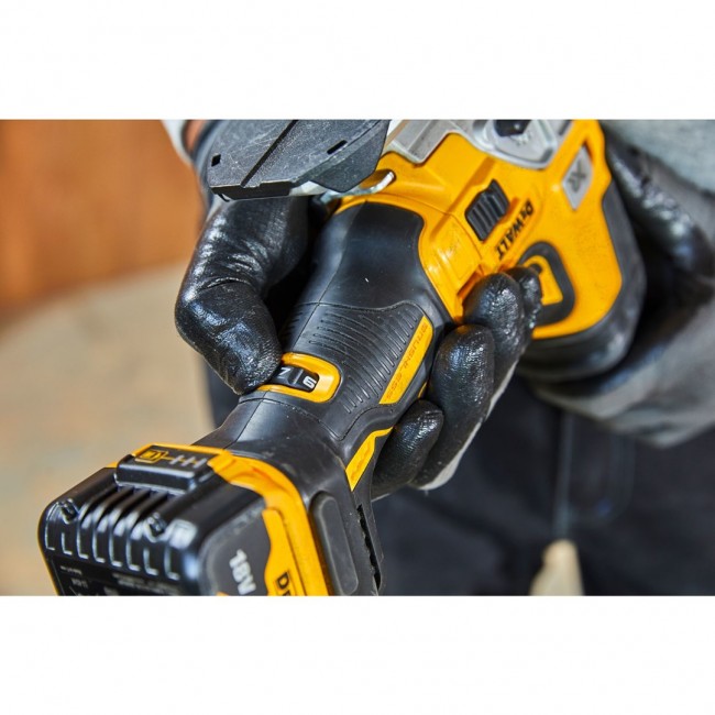DeWALT DCS335N-XJ power jigsaw 2 kg