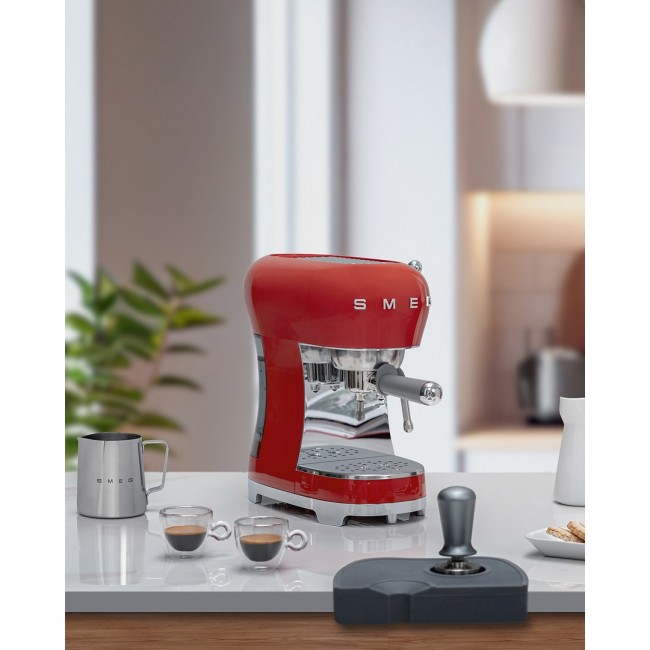 Smeg ECF02RDEU coffee maker Manual Espresso machine 1.1 L Smeg ECF02RDEU coffee maker Manual Espresso machine 1.1 L