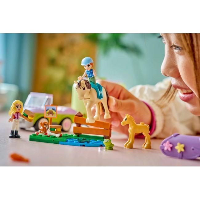 LEGO FRIENDS 42695 Horse and Baby Foal Trailer