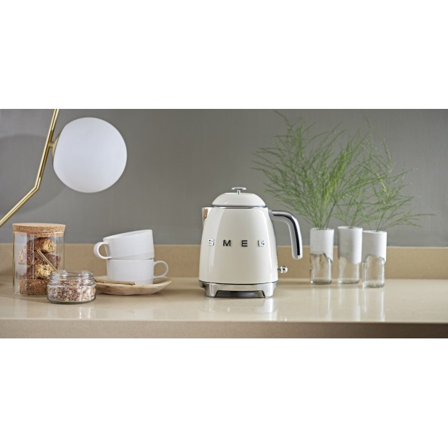 SMEG Kettle KLF05CREU mini 0,8L cream