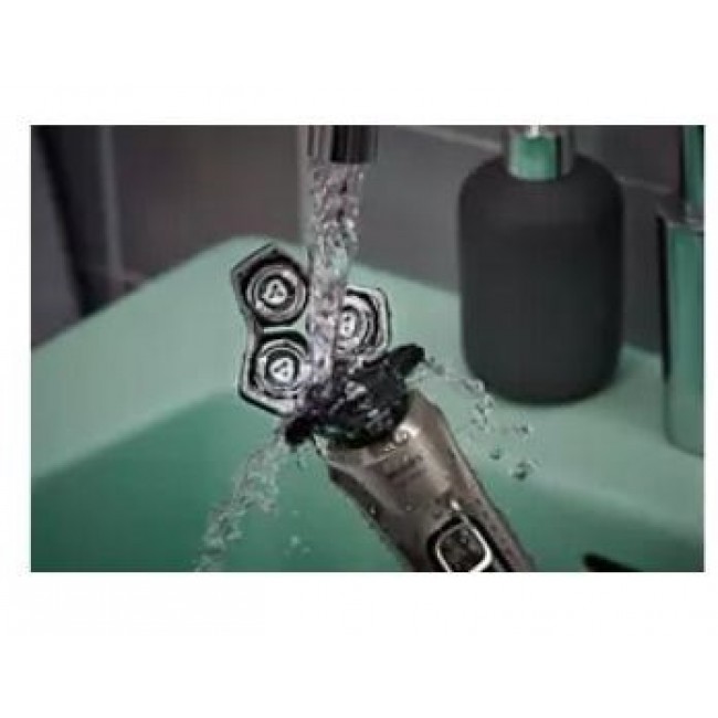 Philips S5886/30 Series 5000 electric shaver for wet and dry shaving Philips S5886/30 Series 5000 electric shaver for wet and dry shaving