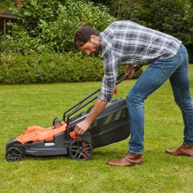 Black & Decker BEMW481ES Push lawn mower AC Orange