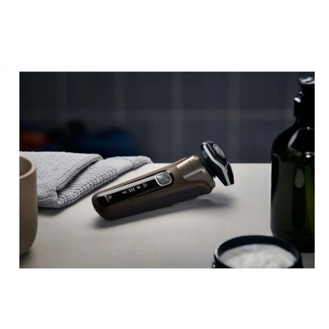 Men's electric shaver, brown + case, Philips 5000 series S5886/38 Men's electric shaver, brown + case, Philips 5000 series S5886/38