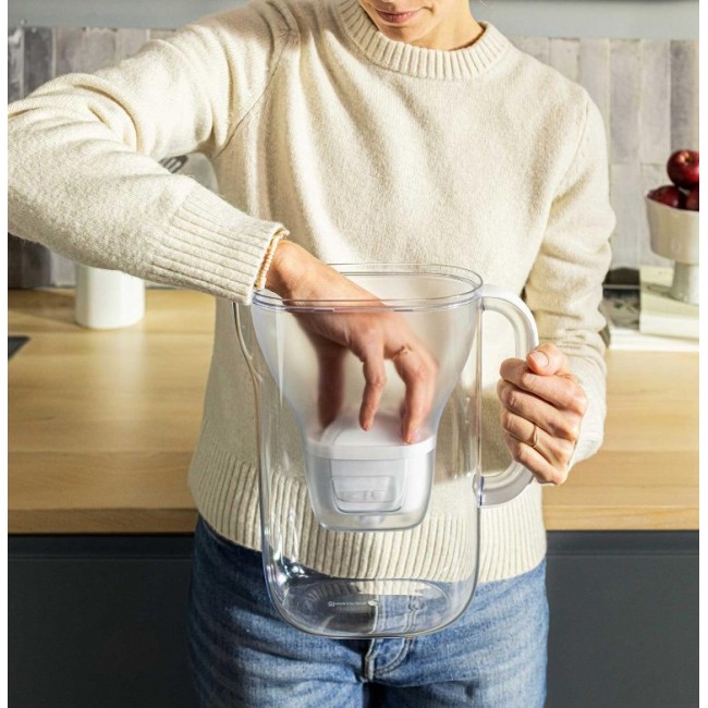 BRITA Style ESSENTIAL XL white filter jug + MX Pro Pure Performance filter