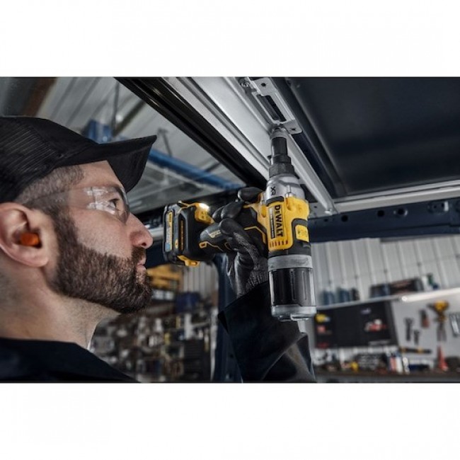 DeWALT DCF414NT-XJ riveter