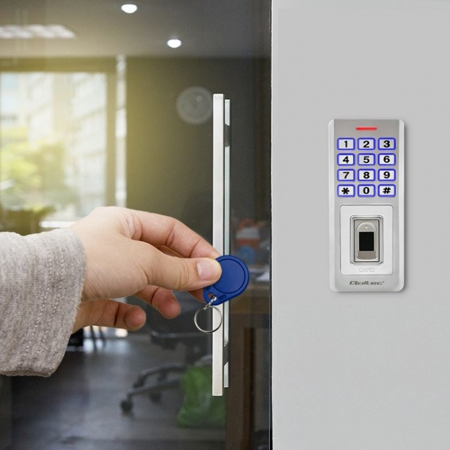 Qoltec 52447 Code lock OBERON with fingerprint reader | RFID | Code | Card | key fob | Doorbell | IP68 | EM Qoltec 52447 Code lock OBERON with fingerprint reader | RFID | Code | Card | key fob | Doorbell | IP68 | EM