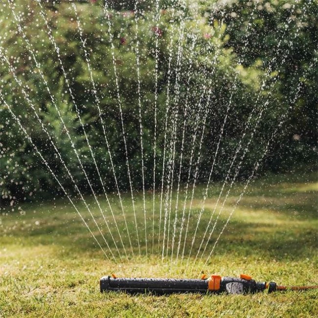 Fiskars 1027028 water sprinkler Oscillating water sprinkler Black, Orange