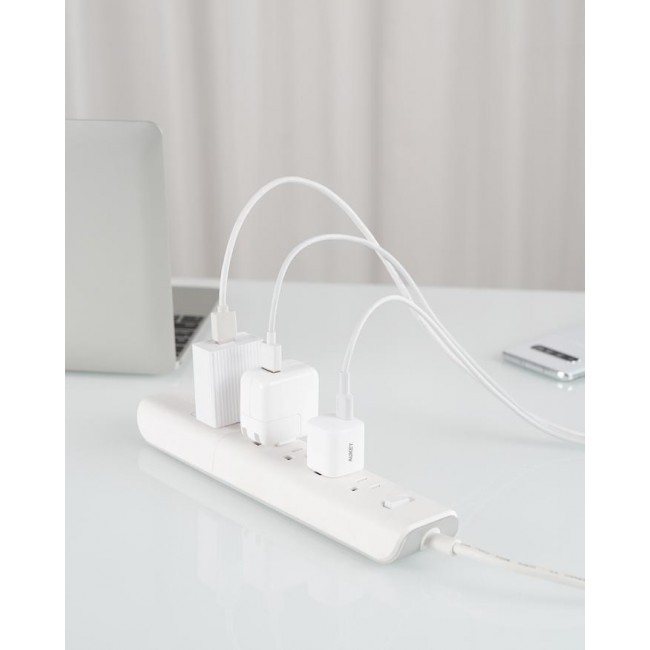 AUKEY PA-B1 Universal White AC Indoor AUKEY PA-B1 Universal White AC Indoor