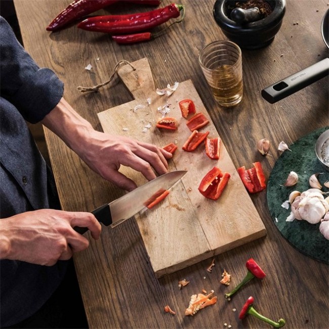 FISKARS CHEF'S KNIFE MEDIUM HARD EDGE FISKARS CHEF'S KNIFE MEDIUM HARD EDGE