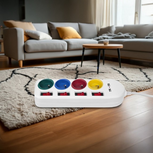 Maclean power strip, extender 4 sockets + 2xUSB, with switches, 250VAC/10A, 2.1A 5V, 1.5m, white, MCE229 W Maclean power strip, extender 4 sockets + 2xUSB, with switches, 250VAC/10A, 2.1A 5V, 1.5m, white, MCE229 W
