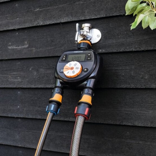 Fiskars 1054792 Black Digital watering timer Fiskars 1054792 Black Digital watering timer