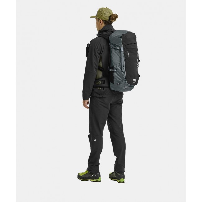 ORTOVOX Traverse 40 40 L Black, Grey